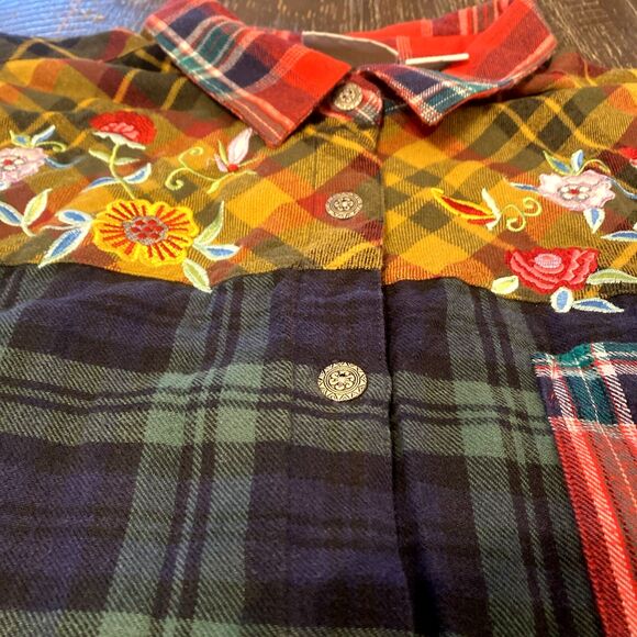 Blair Women’s XL Patchwork Plaid Embroidered Flannel Button Up Shirt - Picture 13 of 13